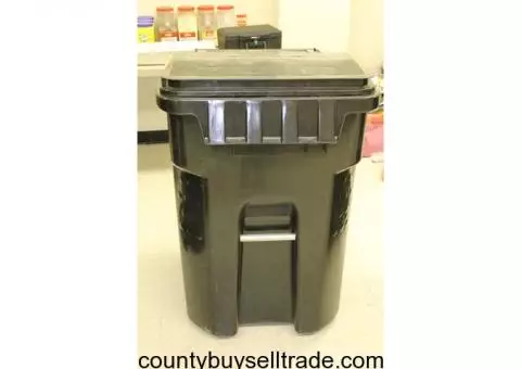 95 Gallon Rolling Trash Can - Industrial